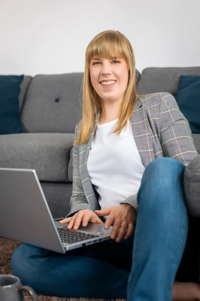 Alina Hermann schreibt einen deutschen Newsletter